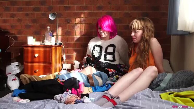 Pia And Noelle Redhead And Brunette Pissing