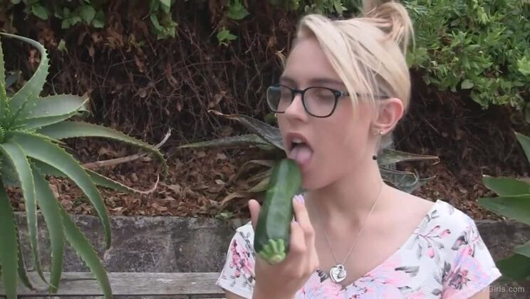 Blonde Chloe Upskirt Adventure