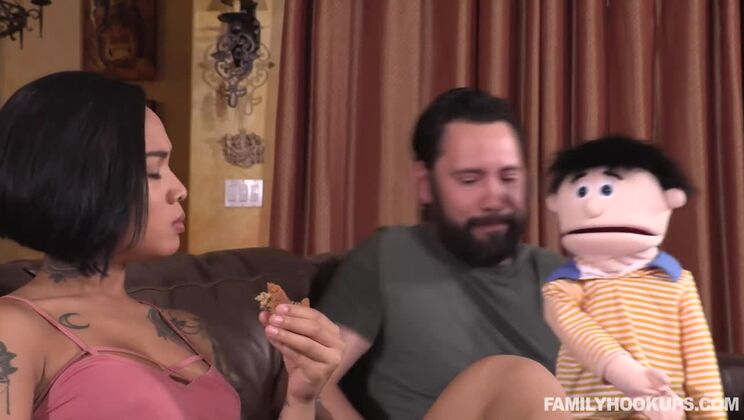 Faking It with Honey Gold and Her Teen Niece