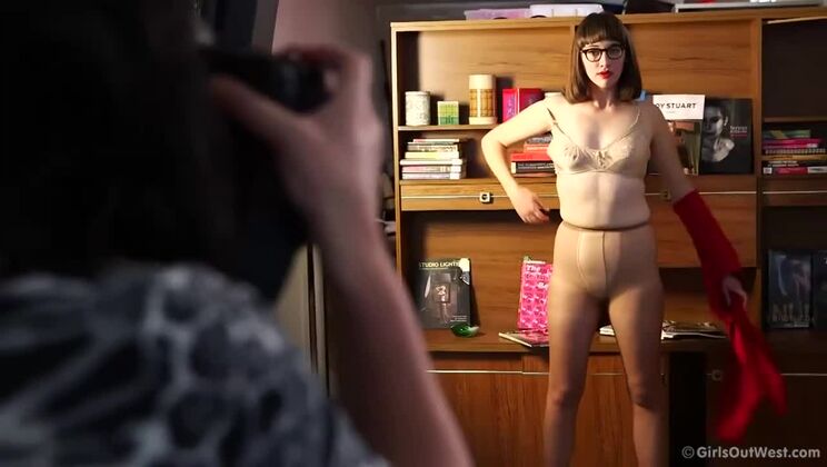 Sadie's Intimate Photoshoot: The Unseen Footage