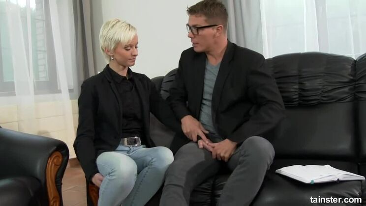 [Tainster] - Fully Dressed Pissing Lesson - Welli