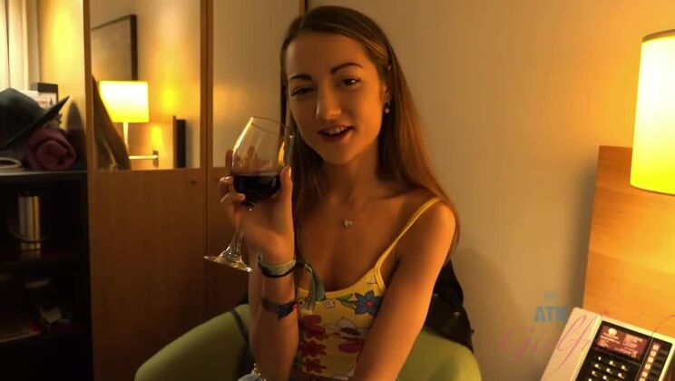 Sea Siren Lily Squirts Her Love