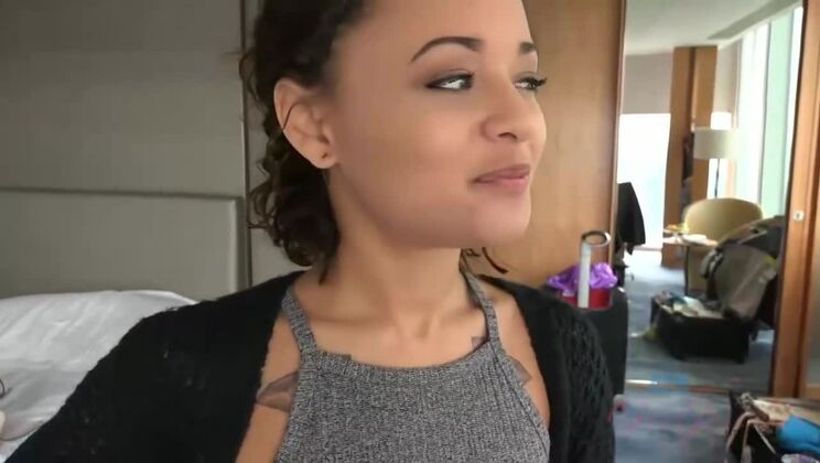 Holly Hendrix Foot Fetish Fun