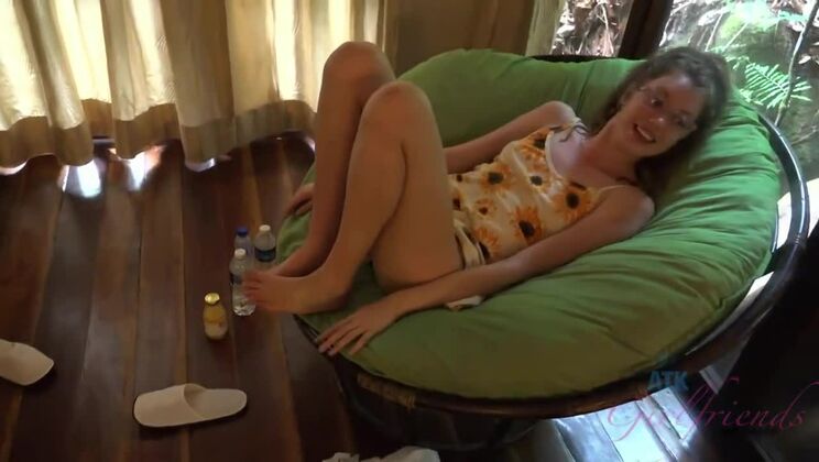 Elena Koshka's Smoking Hot Blowjob in Tioman