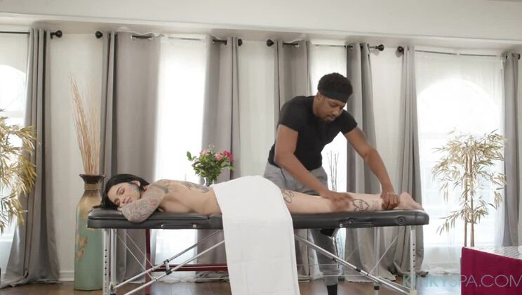 Tattooed Brunette Leigh Raven Gets Massage Fucked