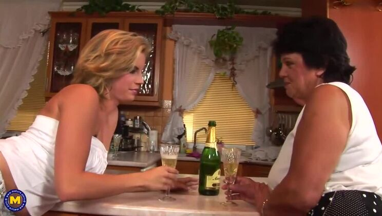 Kinky Old Lesbians Fucking Young Babes