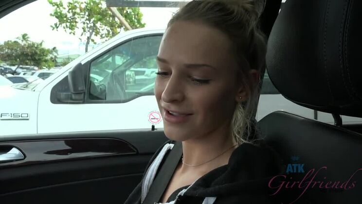 [ATKGirlfriends] - Emma Hix - Blonde Beach Babe Pissing in the Ocean - Emma Hix