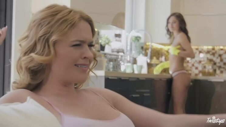 [MomKnowsBest] - Maid Zoe Bloom and Krissy Lynn's Dirty Lesbian Games - Krissy Lynn - Zoe Bloom