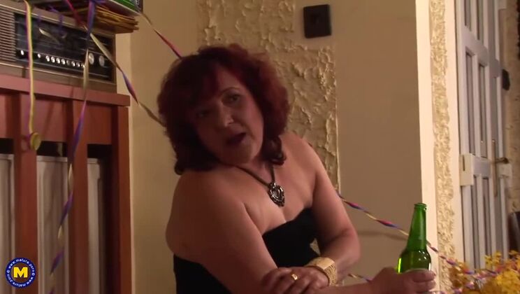 Sybille's mature lesbian allure: Marni's irresistible munching