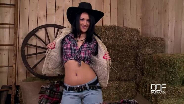 [1By-Day] - Hungarian Hottie Betty - Betty