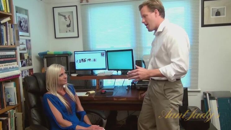 [AuntJudys] - Elizabeth Loves Giving Head - Elizabeth