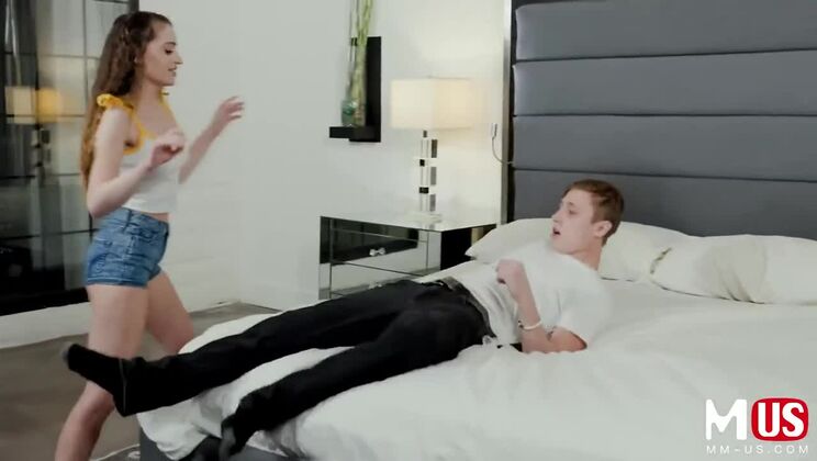 Cum On My Face, Tattooed Brunette Begs