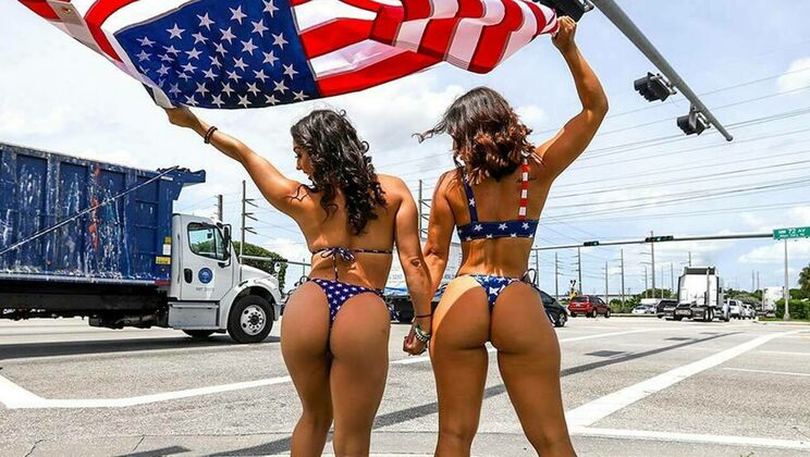 [AssParade] - Pornstar Threesome Action - Peter Green - Kelsi Monroe - Lilly Hall