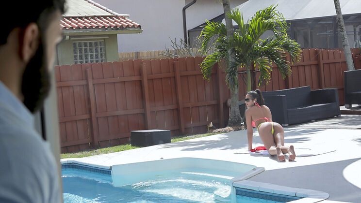 [FamilyStrokes] - Step Fantasy Pool Party - Vienna Black - Derrick Ferrari