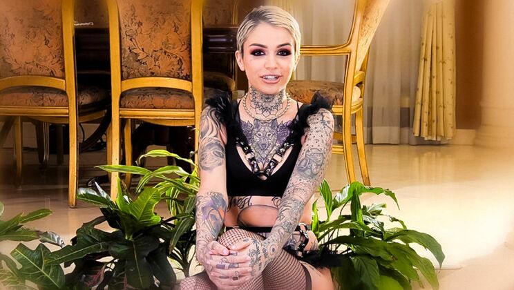 [Devil'sGangbangs] - Behind the Scenes with Tattooed Blonde Leigh Raven - Leigh Raven