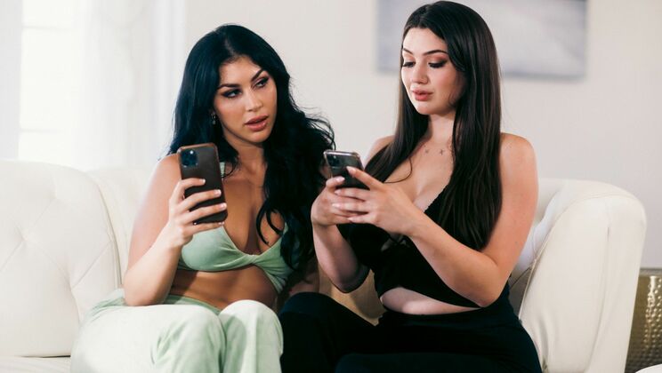 [Mommy'sGirl] - Lesbian Time To Reconnect - Alyx Star - Queenie Sateen