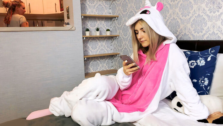 [TeamSkeetXSeries] - Mom's Eyes Are Closed - Eva Elfie - Adam Ocelot