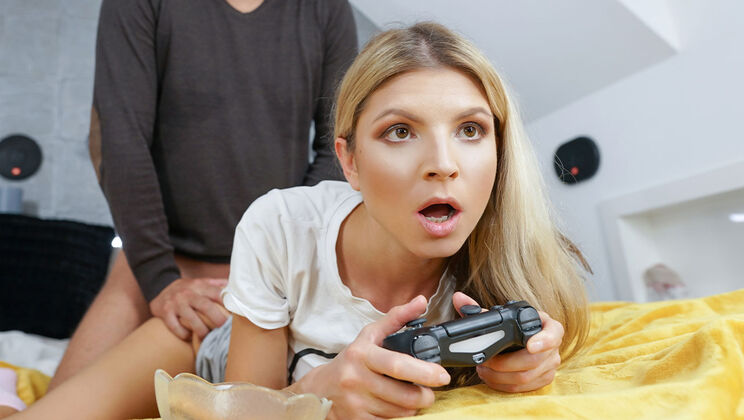 [ExxxtraSmall] - Petite Gamer Babe Focus - Gina Gerson - Thomas Stone