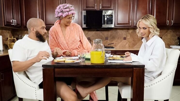 [Brazzers] - Sky Pierce Gets Fucked Hard - Xander Corvus - Sky Pierce