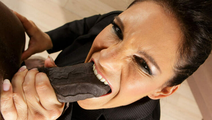 [ElegantRaw] - Snapping a Lucky Blowjob