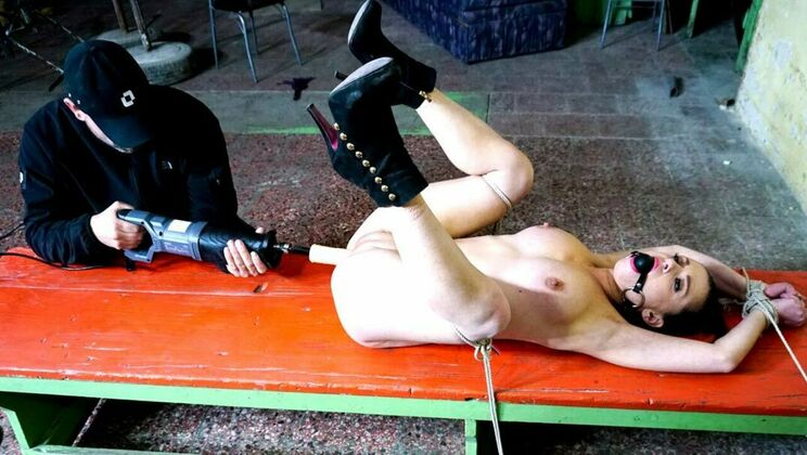 [Submissed] - Brunette Azoe Fucked by Machine