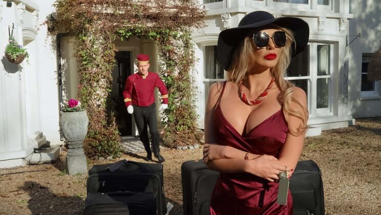 [Brazzers] - Danny D Banging the Blonde Hotel Staff - Danny D - Amber Jayne