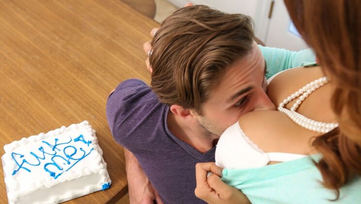 Isis Love's MILF Birthday Fuck