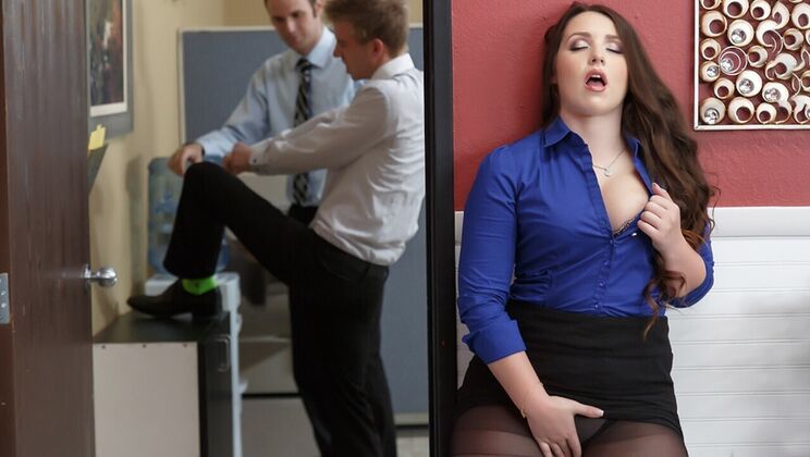 [Brazzers] - Executive Office Slut