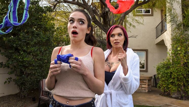 [Brazzers] - Lesbian Strap-on Fun In The Open Air - Anna Bell Peaks - Ashly Anderson