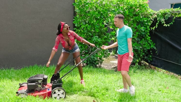 [MilfHunter] - Naomi Foxxx Rides Johnny Love In Cowgirl