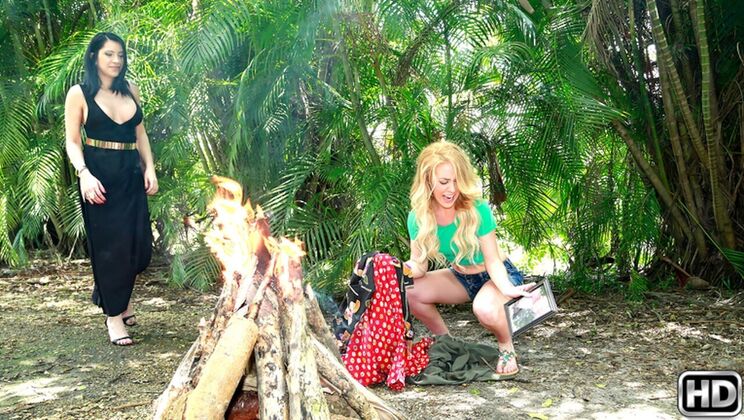 [MomsLickTeens] - Grey and Cain Lesbian Fun - Bonnie Grey - Cassandra Cain