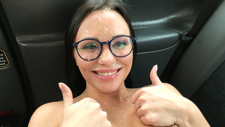 [FakeTaxi] -  Russian Girlfriend Gives a Blowjob  - John - Alysa Gap