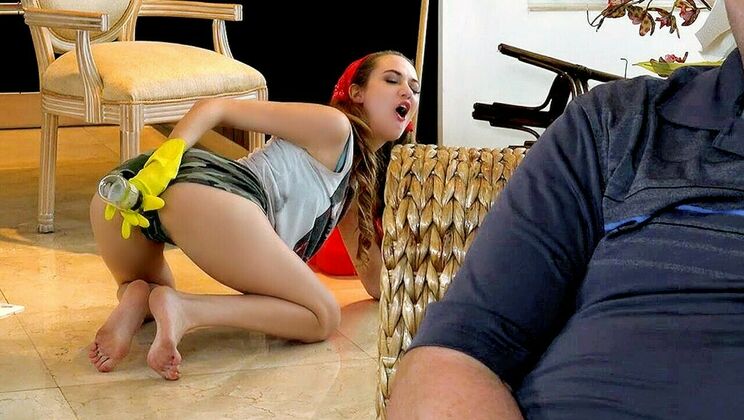 Knee Down Sexy Chick