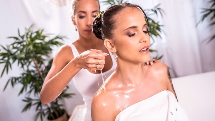 [MassageRooms] - Big Tits Blonde Girls Licking Pussy - Jennifer Mendez - Emily Bright