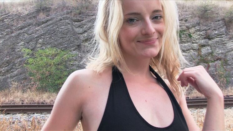 Deepthroat Cheerleader in POV