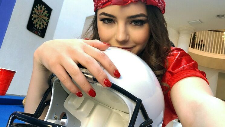 Kylie Quinn Loses a Bet