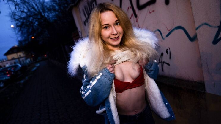 [PublicAgent] - Natural Tits and a Facial Treat - Erik Everhard - Sweetie Plum