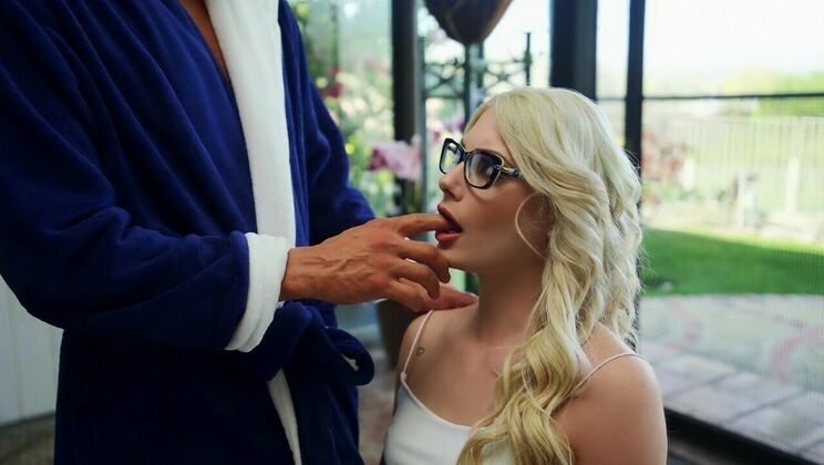 [IKnowThatGirl] - Skirted Interview