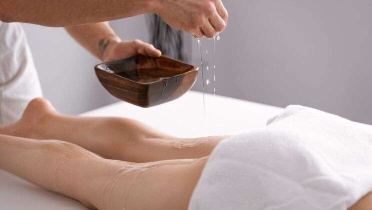 [MassageRooms] - Italian Teen's Natural Tits and Massage Fuck Debut - Max Dior - Francesca Palma