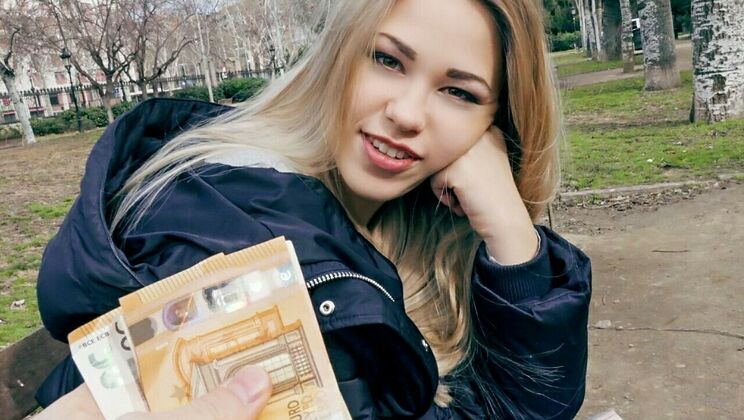 [PublicPickups] - Nerd Girl Loves Fucking in Public - Erik Everhard - Selvaggia