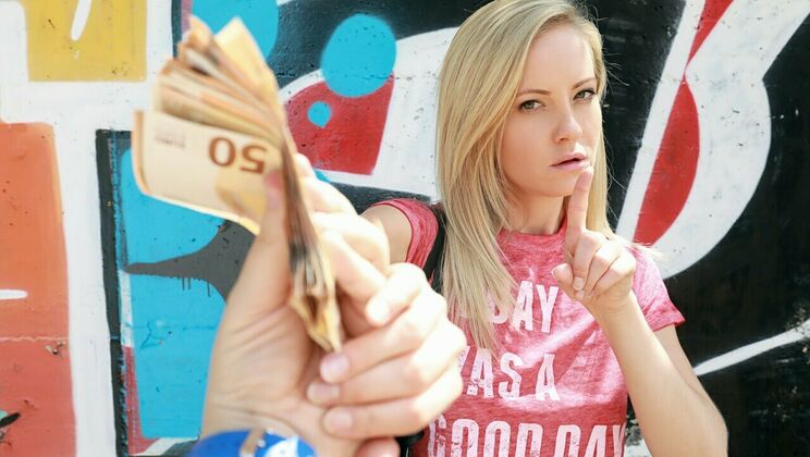 [PublicPickups] - Blonde Bombshell Payday - Sicilia - Tristan Seagal