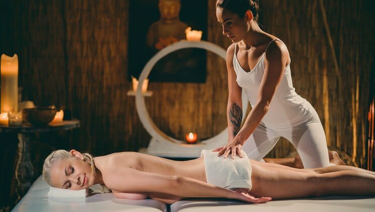 [MassageRooms] - Blonde and Brunette Lesbians in 69 and Face Sitting Position - Julia Parker - Lexi Dona