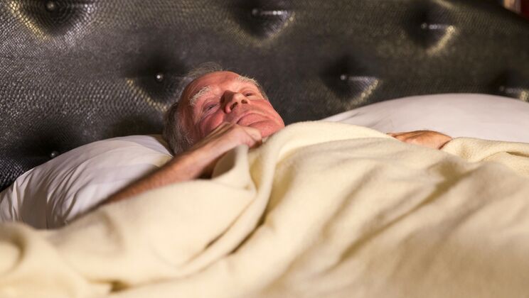 [Oldje] - Maid Serviced with a Smile