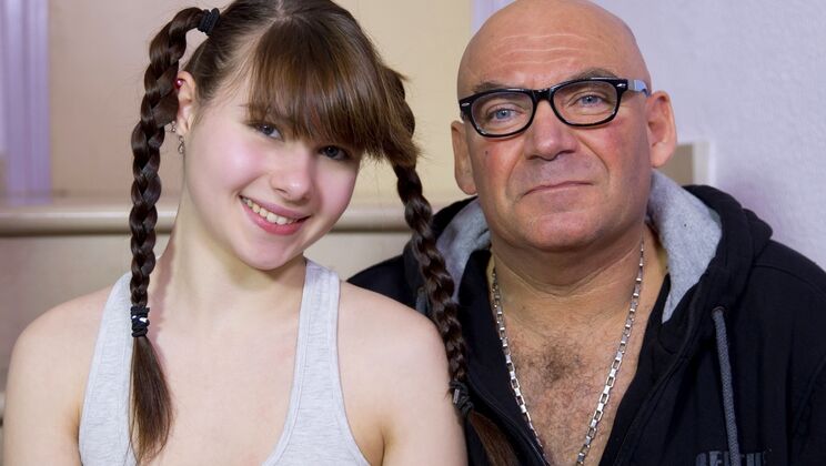 [Oldje] - Oldies Treat Young Girls Rough - Luna Rival - Jan