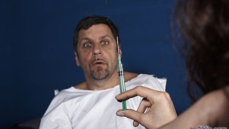 [Oldje] - Glasses Girl Gets Fooled!