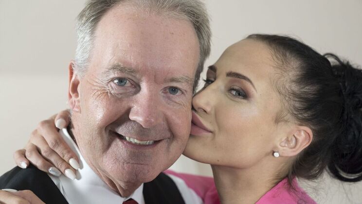 [Oldje] - Massage Turns into Hot Sex