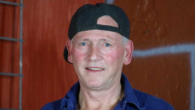 [Oldje] - Helping Hands and Deepthroat Fun - Rachel Evans - Barry