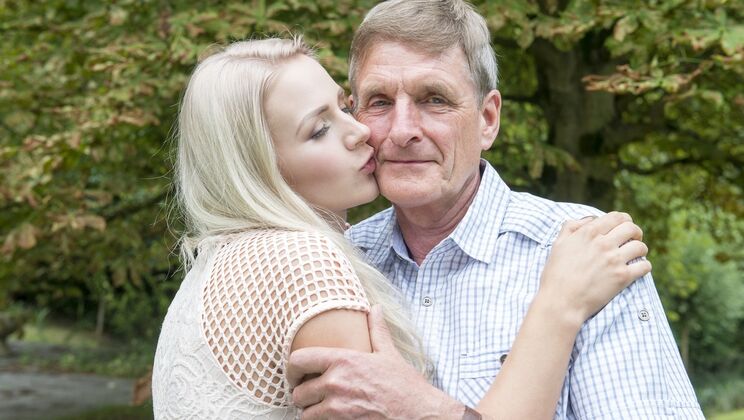 [Oldje] - Age is Just a Number Under the Tree