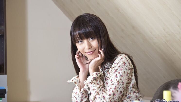 [Oldje] -  Petite Brunette Gets Fucked in the Office 