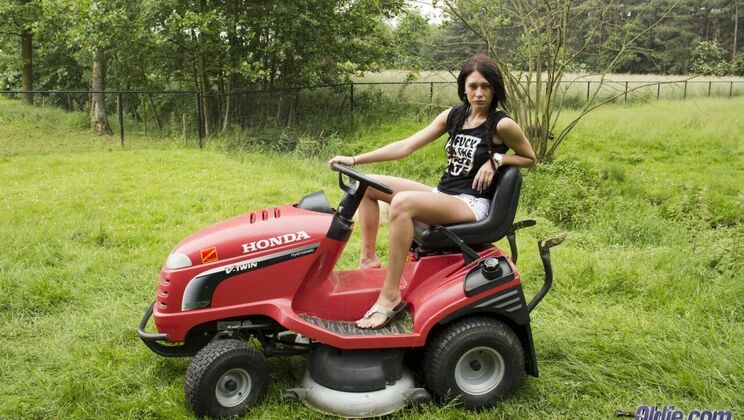 [Oldje] - Sex in the Field: Natural and Wild - Erika Bellucci - Attilah